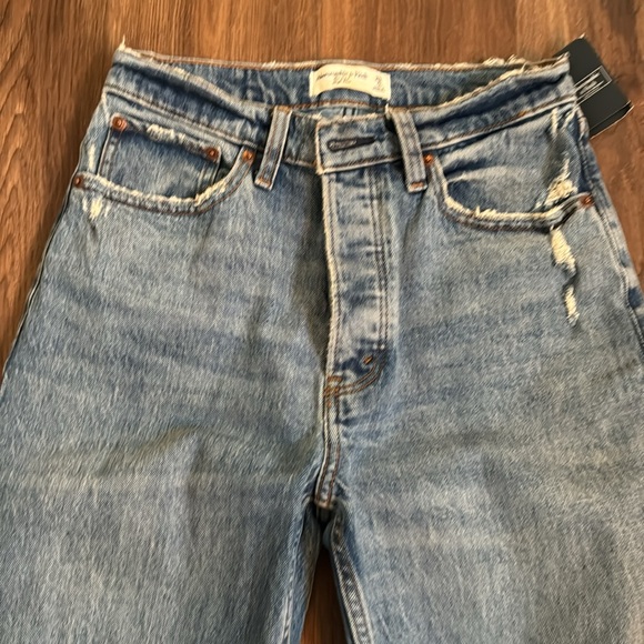 Abercrombie & Fitch The Dad High Rise Jean - Picture 2 of 6